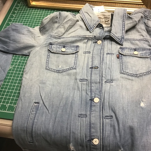 BNWT Levi’s Denim Jacket - Picture 5 of 7